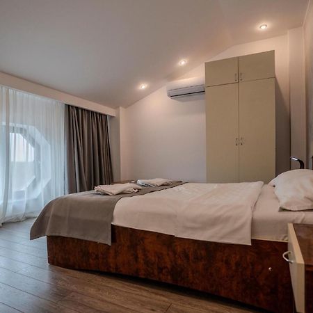 Hotel Emi Mihail Kogălniceanu Buitenkant foto