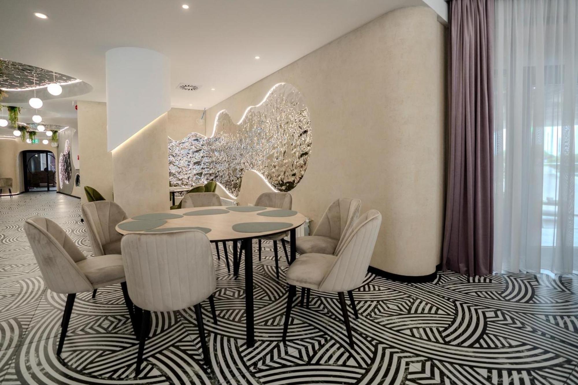 Hotel Emi Mihail Kogălniceanu Buitenkant foto