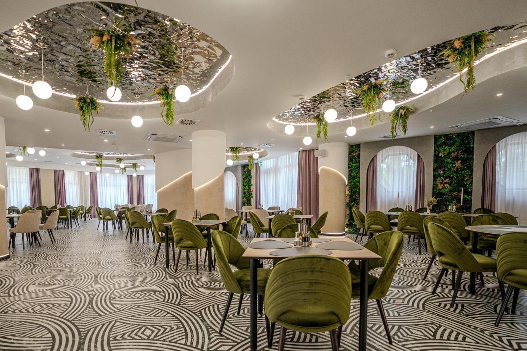 Hotel Emi Mihail Kogălniceanu Buitenkant foto